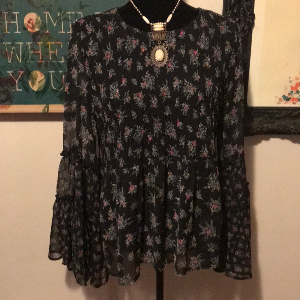 NWOT American Eagle Bell-Sleeve Top